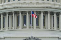 Líder del Senado afirma que avanza acuerdo para poner fin a cierre de gobierno de EU