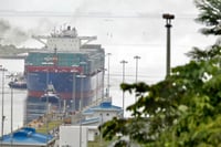 China participa en proceso para nuevos puertos en canal de Panamá pese a amenazas de Trump