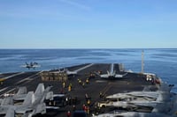 Bombarderos estadounidenses sobrevuelan la costa de Venezuela