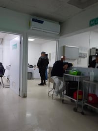 Golpean a un hombre al salir de un bar en Gómez Palacio