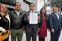 García Cabeza de Vaca es denunciado por huachicoleo fiscal; morenistas dicen que huyó a EU