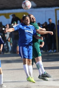 Villa Zeus Carrazco avanza con autoridad