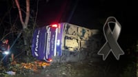 Volcadura de autobús Futura deja 5 fallecidos