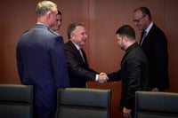 Zelenski y enviados de EU se reúnen en Berlín; avanzan conversaciones sobre plan de paz