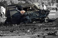 Fiscalía confirma coche bomba activado a distancia en Coahuayana; hay sospechosos identificados