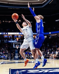 Wright y Xavier caen ante Creighton