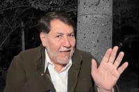'Ni modo que anden en Metro': Noroña defiende camionetas de lujo para ministros