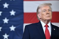 Trump analiza ofensiva contra Irán; ejército ya está preparado, reporta CNN