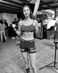 Regina 'Kill Bill' Tarín debutará en la UFC este sábado