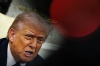 Amaga Trump con cortar el comercio con España por su postura sobre la guerra de Irán