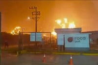 Sheinbaum reporta incendio sofocado en Refinería Olmeca; Pemex lo relaciona con residuos por lluvias