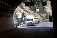 Transportistas acusan daño por aumento en peaje