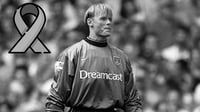 Alex Manninger, emblemático arquero austríaco del Arsenal, fallece tras accidente automovilístico