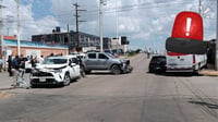 Choque múltiple deja seis vehículos dañados en avenida Nazas, en Durango