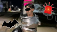 Surge el ‘Batman mexicano’: caza presuntos ladrones robamotos, ya lleva cinco en diez días