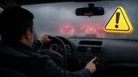 ¿Tu parabrisas se empaña cuando llueve? Este es el botón que debes utilizar para recuperar la visibilidad