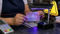 Alertan por billetes falsos de 100 pesos; esta característica puede delatarlos en segundos