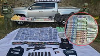 Decomisan más de 2 millones de pesos, armas y drogas, tras opertivo federal en Peñón Blanco