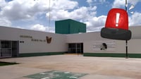 Hermanos adolescentes chocan en moto; uno terminó con posible fractura