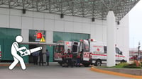Hombre tropieza al cortar leña y motosierra le alcanza la mano en El Salto; podría perder dedos