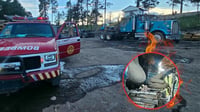 Fuego alcanza camión trocero en colonia de El Salto, Pueblo Nuevo