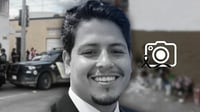 'Firmes, carnal': Encienden velas para recordar a Emilio, fallecido en bulevar Durango | FOTOS