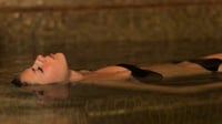 ¿Qué es la meditación acuática y cómo funciona el nuevo ritual wellness?