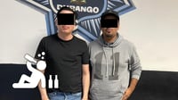 Por 'pistear' en la vía pública en Los Remedios, detienen a dos hombres