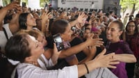 'Ni corrupción ni privilegios': Sheinbaum insiste en llamado a la 4T y defiende avances en salud