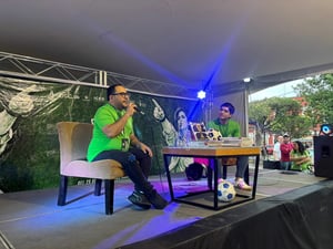 Presentan edición mundialista de Siglo Nuevo