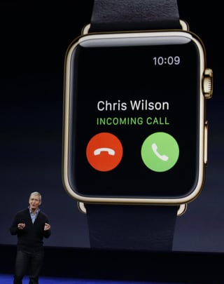 Una de las sorpresas de este nuevo reloj inteligente es que te permite recibir llamadas y mensajes.