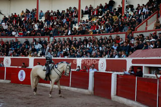 ¡Olé! Festejan Año Nuevo con corrida de toros en Durango