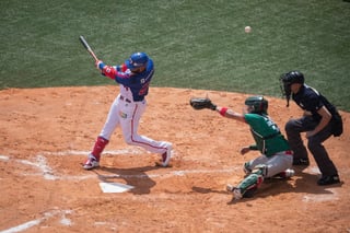 Cañeros, representante de México en la Serie del Caribe, remontó 5-4 a Tigres de Licey, de República Dominicana, para un debut triunfal.