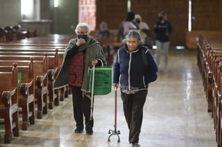 Duranguenses acuden a Catedral a tomar ceniza