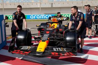 Con una foto junto a Max Verstappen, 'Checo' Pérez presume estar listo para F1 2023