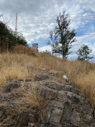 A través de una denuncia ciudadana que llegó a este medio, se dio a conocer el estado de abandono y suciedad en el que se encuentra la zona del Mirador y las escaleras ubicadas en el Cerro de Los Remedios, en Durango capital.
