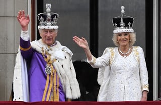 Carlos III ha sido coronado como rey del Reino Unido en una solemne ceremonia celebrada este sábado en la Abadía de Westminster, en el corazón de la capital británica.