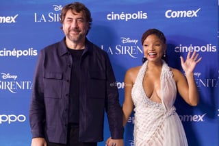 Aspectos de la alfombra roja de la película 'La Sirenita', con la presencia de los actores Javier Bardem y Halle Bailey en México.