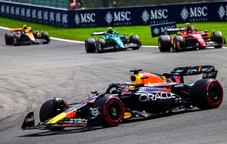 El neerlandés Max Verstappen fortaleció aún más su liderato en el Mundial de Fórmula Uno al encabezar un nuevo doblete de Red Bull junto a su compañero, el mexicano Sergio Pérez, en el Gran Premio de Bélgica, que se disputó este domingo en el circuito de Spa-Francorchamps; donde el doble campeón mundial español Fernando Alonso (Aston Martin) acabó quinto.