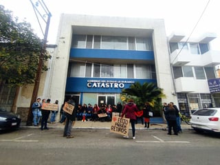 Esta mañana trabajadores de Gobierno del Estado tomaron las oficinas del poder Ejecutivo, Legislativo y Judicial, esto en protesta de la falta de pagos en algunos rubros.