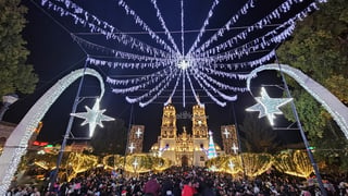 La ciudad de Durango luce su alumbrado navideño en el Centro Histórico