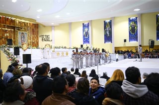 Cientos de duranguenses se congregaron en el Santuario de Nuestra Señora de Guadalupe para las tradicionales mañanitas a la Virgen de Guadalupe