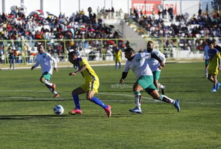Exestrellas del Club América salieron la tarde del sábado 27 de enero al estadio Francisco Zarco y sorprender a la afición duranguense con el tradicional Juego de Leyendas.