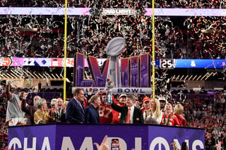 Mahomes se coronó con el tercer Super Bowl de su carrera y prolongó la dinastía de los Chiefs, que lucen ahora cuatro trofeos Vince Lombardi en sus vitrinas.