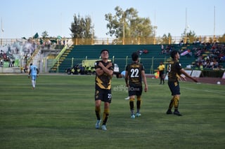 Alacranes de Durango derrotó con autoridad la tarde de este sábado a la escuadra de Tritones Vallarta por marcador de 6-0 en el partido de vuelta de los cuartos de final de la Liga Premier