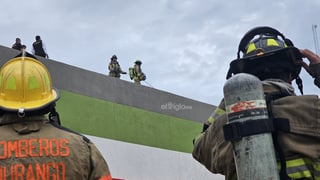 Al instante se activaron los protocolos de emergencia de la tienda para realizar la evacuación ordenada de clientes y personal.