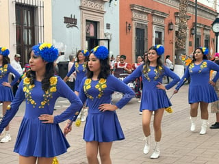 Las famosas Callejoneadas regresaron al Centro Histórico de Durango este domingo con la reapertura del Teatro del Calvario, el punto de encuentro de este tradicional evento, que se distingue por reunir el baile y la música folclórica mexicana.