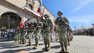 Duranguenses disfrutan del desfile cívico-militar