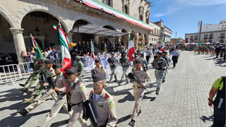 Duranguenses disfrutan del desfile cívico-militar