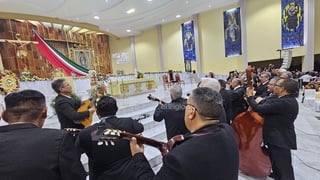 Cientos de duranguenses se congregaron en el Santuario de Nuestra Señora de Guadalupe para las tradicionales mañanitas a la Virgen de Guadalupe